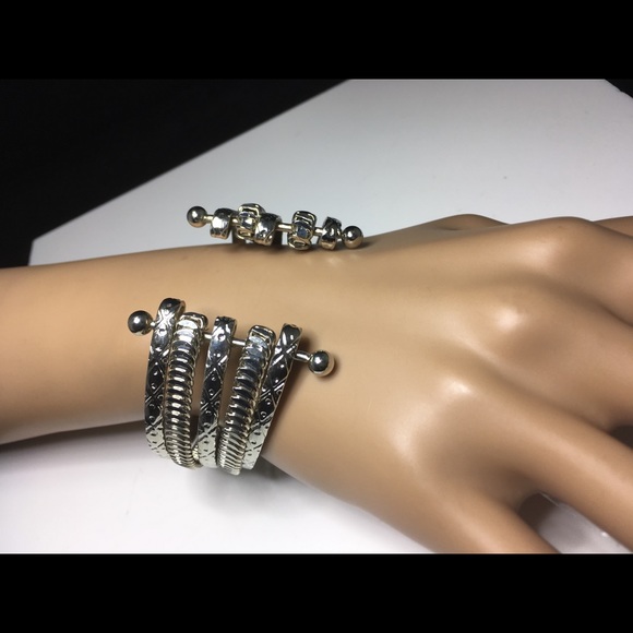 Jewelry - Picture 3 of 6